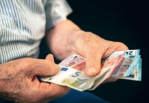 Ποιοι συνταξιούχοι θα πάρουν διπλό το επίδομα των 300 ευρώ