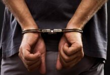 Λάρισα: Μετά το πάρτυ τους φόρεσαν χειροπέδες- Δύο άντρες στα χέρια της Αστυνομίας για διατάραξη κοινής ησυχίας