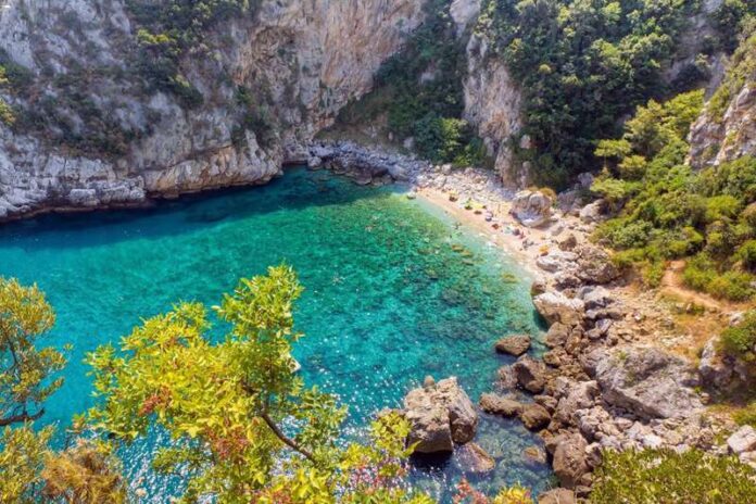 fakistra_beach_in_pelion (Copy)