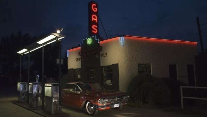 car_gas_station_106054121 (Copy)