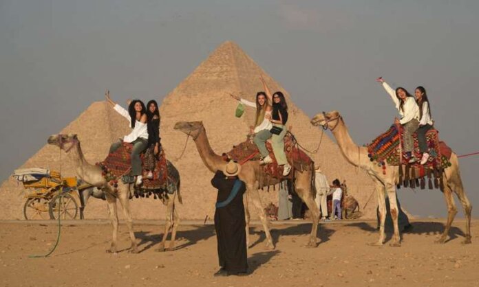 pyramides (Copy)