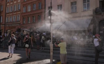 Η Ευρώπη «φλέγεται»: Ο καύσωνας εξαπλώνεται σε Ιταλία, Πολωνία, Ουκρανία και Τσεχία – Στους 38 βαθμούς η θερμοκρασία στην Ελλάδα