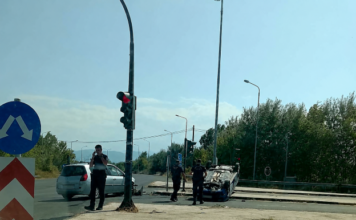 Τρίκαλα: Τροχαίο στον Περιφερειακό – Ντελαπάρισε ΙΧ μετά από σύγκρουση