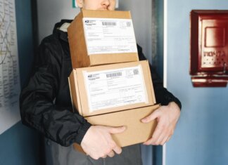 Μετρητά τέλος στις παραδόσεις courier – Από πότε αλλάζει ο τρόπος πληρωμής